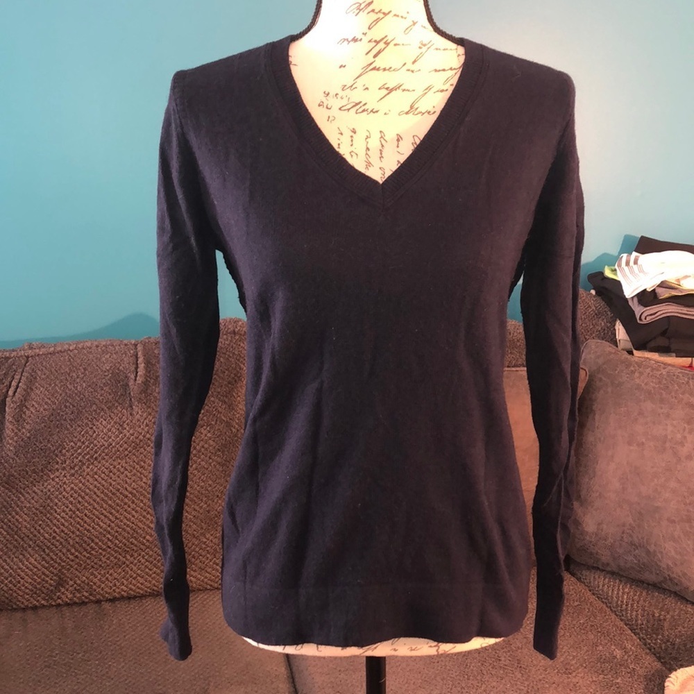 Banana Republic Lightweight V-neck Sweater, XS